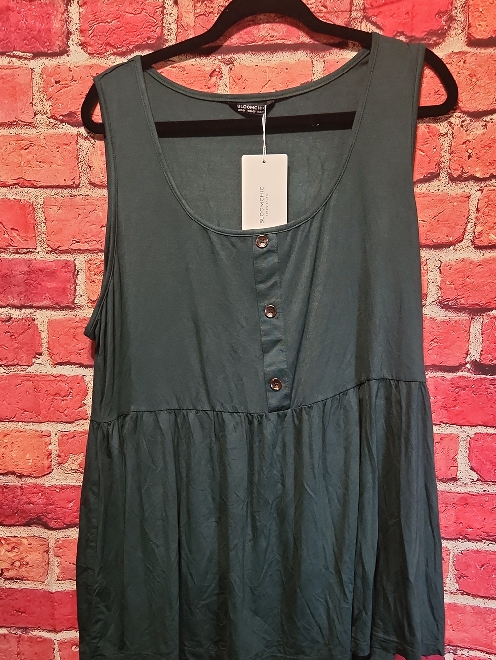 BloomChic Dark Green Sleeveless Button-Front Tunic Tank